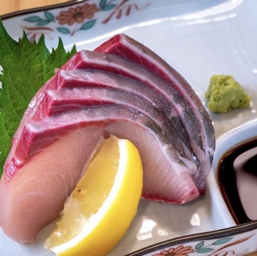 香川県魚、活ハマチ刺身！