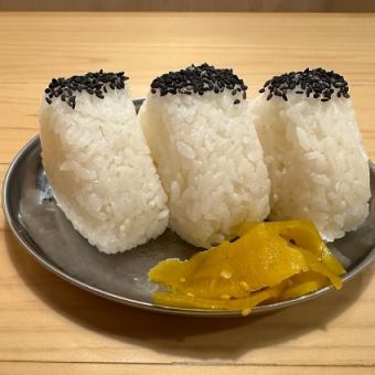 おにぎり(スープ付)