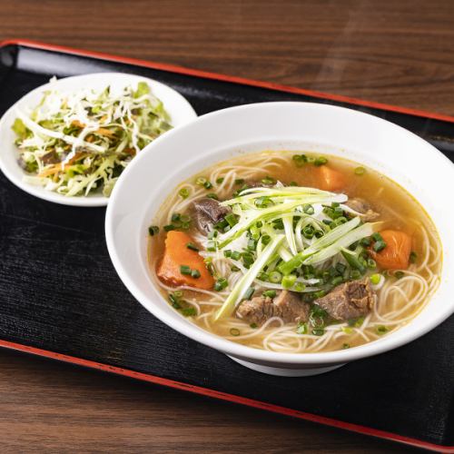 絶品！じっくり煮込んだビーフシチューフォー