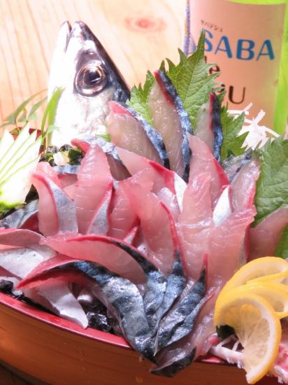 Why don't you drink to your heart's content tonight with the freshest seafood as a side dish?
