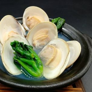 Steamed clams and rape blossoms in sake