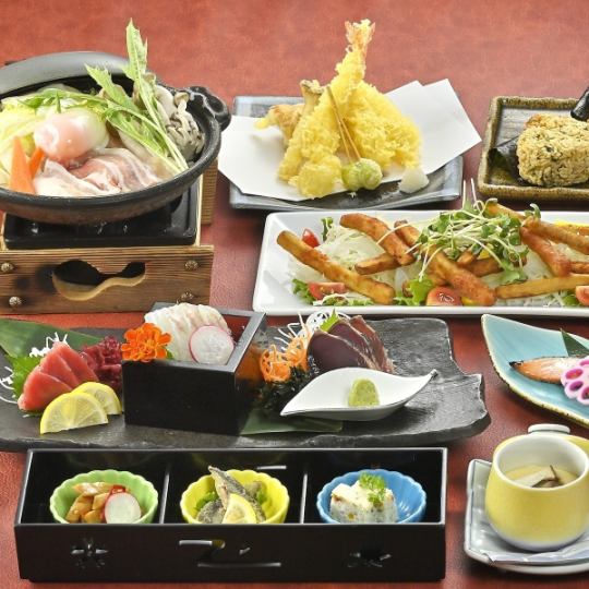 Autumn Banquet [Seasonal Course] Pork Sukiyaki on a Ceramic Plate, Tempura, Sashimi, and Coho Salmon with Yuzuan Sauce (120 minutes of all-you-can-drink included)