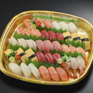 Family sushi platter with medium fatty tuna (7 kinds, 39 pieces)