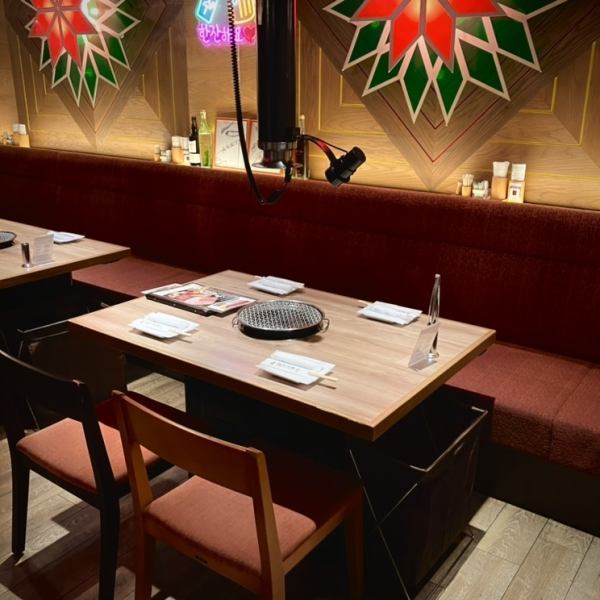 [Large and small party] Yakiniku Bar Que Sera Senara has private rooms and table seats! It is perfect for small parties of 2 or 4 people! The restaurant is easy to enter and has been carefully designed with an atmosphere in mind. There are also counter seats, so you are welcome to treat yourself to some yakiniku by yourself. We look forward to your reservation!