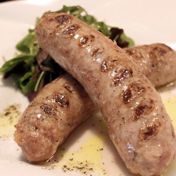 [Homemade salsiccia] packed with the aroma of herbs and the umami of meat. You can also take it out!