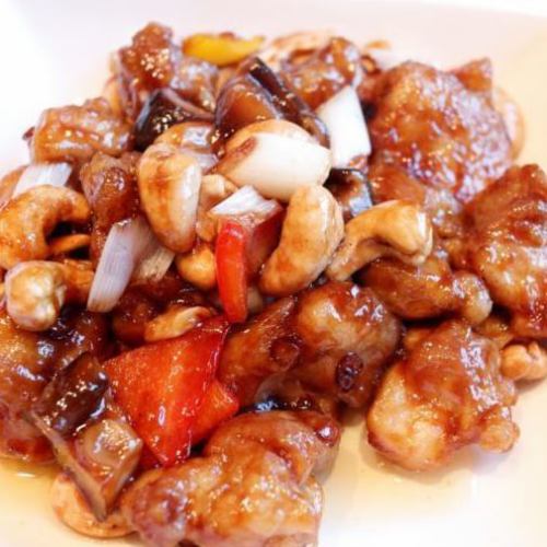 Sweet and spicy fried chicken and cashew nuts M size