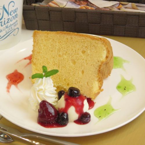 A handmade chiffon cake that boasts different flavors depending on the ingredients used ♪