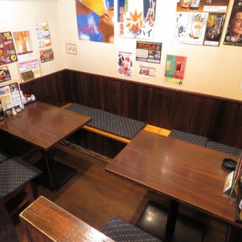 [Table: 4 seats (5 tables)] Recommended for singles, regulars and couples.Old-style house-like walls and various posters are the atmosphere of the old-fashioned THE Izakaya.Please enjoy the banquet, first party, second party, year-end party, reunion, welcome and farewell party.