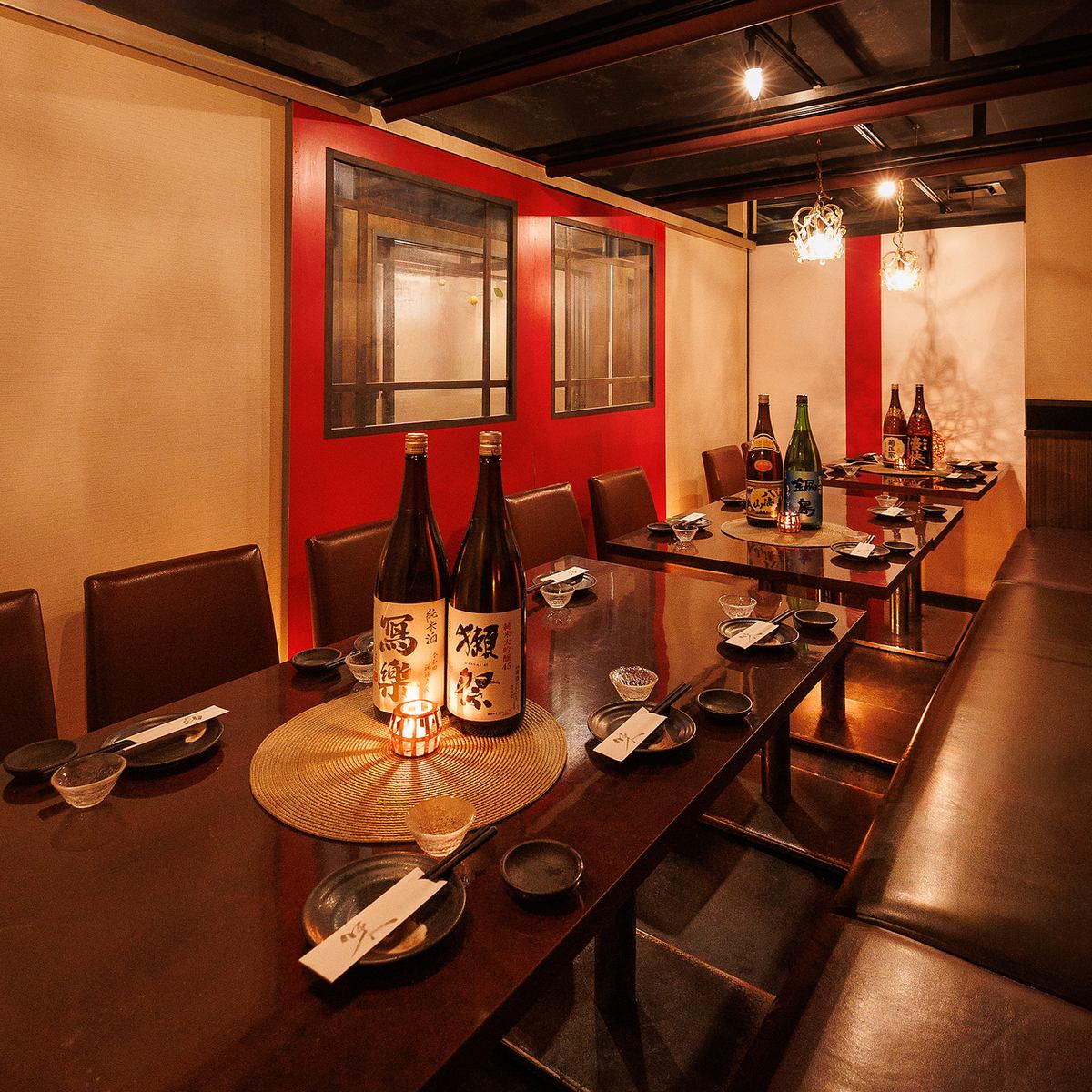 我们有一个可容纳2人的私人房间◎现代的日式酒吧，提供各种肉类和酸菜♪
