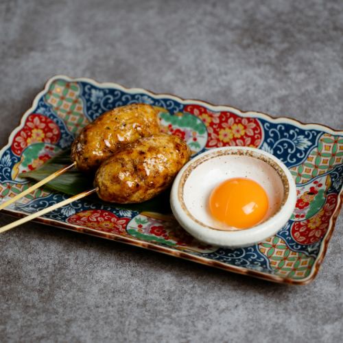 炭火の香ばしさと鶏本来の旨みを閉じ込めた、珠玉の一本。