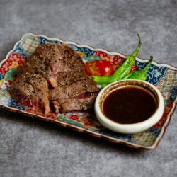 炭火焼和牛のステーキ