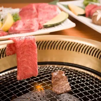 [Kiyomizu - Chef's Choice Course] A course where you can enjoy the finest yakiniku grilled right in front of you by our staff.
