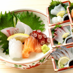 Assorted sashimi (5 types) 1 serving