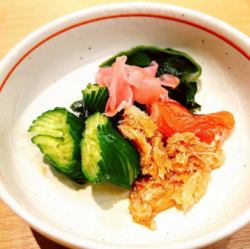 Crab and cucumber in vinegar