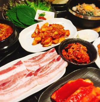 ◆90 minutes all-you-can-drink included (draft beer available for +500 yen) ◆All-you-can-eat Sangen pork samgyeopsal course 4,000 yen (tax included)