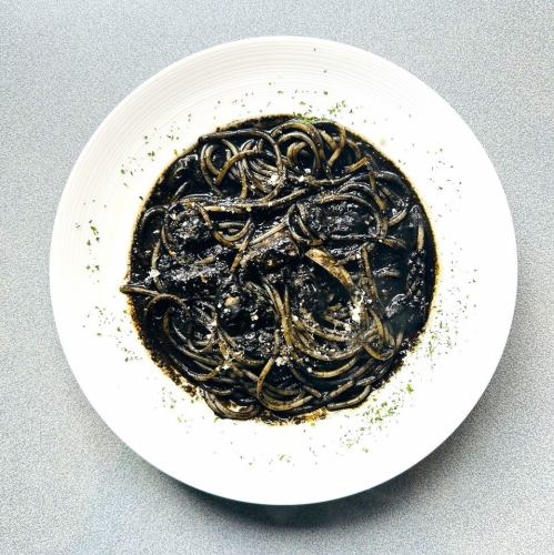 あさりのイカスミパスタ