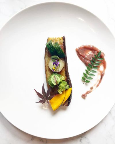 ☑︎低温長時間加熱の調理法で
トロ茄子を使った美容と健康の野菜DISH🍽🍆

☑︎梅と玉葱のソースがアクセント👨‍🍳☆

糸島自社農園
@mahalo.farm 🧑‍🌾

#福岡グルメ
#大名グルメ
#糸島農業
#自社農園
#自然栽培
#無農薬栽培
#野菜好きな人と繋がりたい 
#野菜のある生活 
#野菜のある暮らし 
#ファイトケミカル
#免疫力アップ 
#大人の食べ飲み放題
#野菜食べ放題 
#fukuokafood 
#fukuokacity 
#fukuokagourmet 
#fukuokatrip 
#japanfood