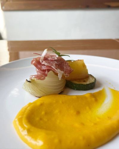 ☑︎Low temperature, long-term cooking method
New onion and pumpkin dish🎃🧅🍽

☑︎The sweetness of onion and pumpkin matches well with the richness of butter👨‍🍳

Itoshima Company Farm
@mahalo.farm 🧑‍🌾

#Fukuoka gourmet
#Daimyo gourmet
#Itoshima Agriculture
#Own farm
#natural cultivation
#Pesticide-free cultivation
#I want to connect with people who like vegetables
#Life with vegetables
#Life with vegetables
#phytochemical
#Improve immunity
#All-you-can-eat and drink for adults
#All you can eat vegetables
#fukuokafood
#fukuokacity
#fukuokagourmet
#fukuokatrip
#japanfood
