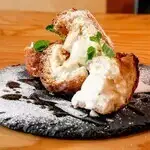 Utage-zaka specialty ice cream bread