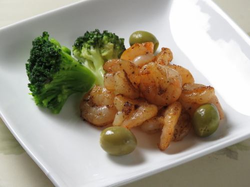 Sauteed olives and shrimp