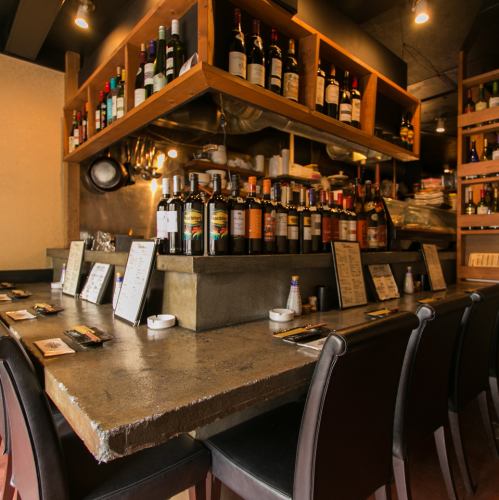Counter seats where you can drink quietly