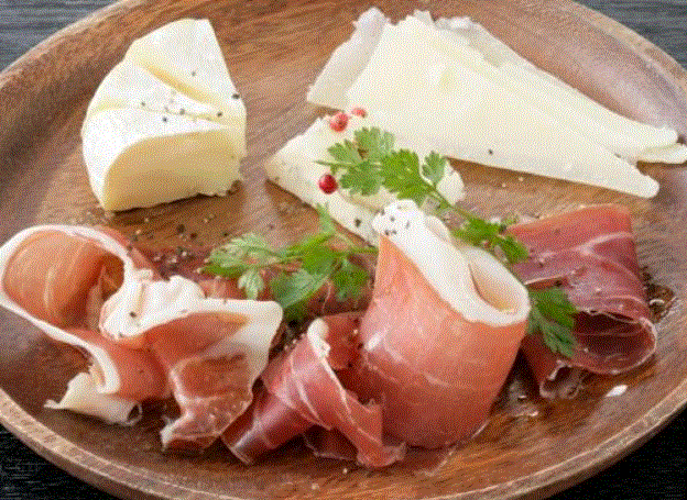 イベリコ豚の生ハムチーズの盛り合わせ