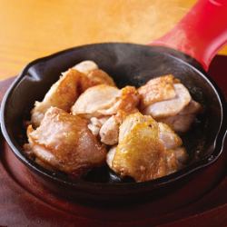 [철 냄비 야키토리《벚꽃 공주 닭 사용》]닭 모모구이