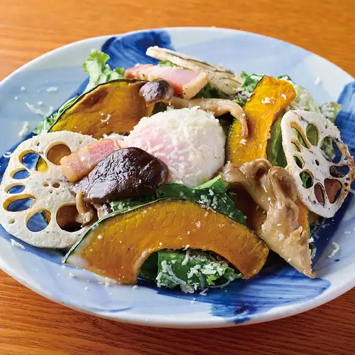 季節の焼き野菜と木の子のシーザーサラダ