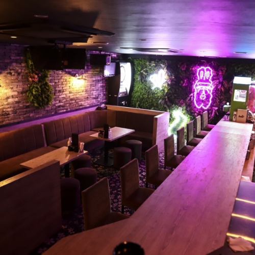 朝6時まで遊べるお洒落BAR