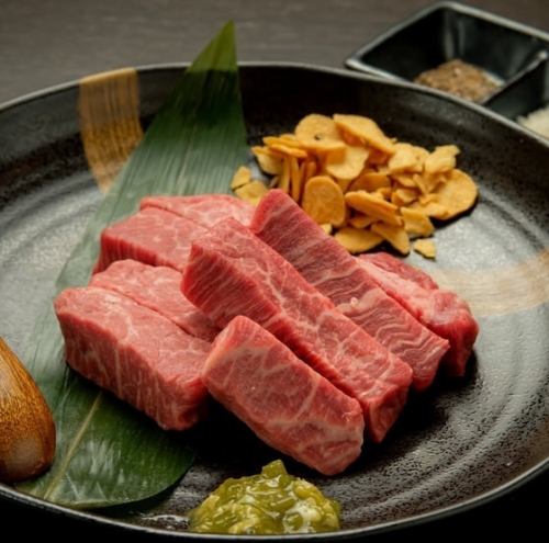 [Meat you want to eat as rare] Exquisite [superb fillet] 4,400 yen (tax included)