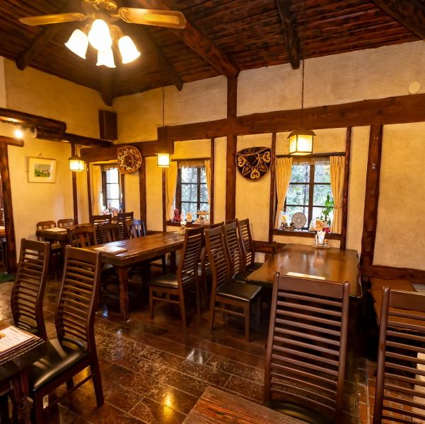 店内は落ち着いた色合いでまとめられ、居心地のよさを大切にした空間設計です。外観から清潔感と温もりを感じられ、初めての方も安心して足を運べますので、時間を忘れて食事を堪能できるのも魅力。スタッフの丁寧なサービスとともに、特別な一日をサポートします☆