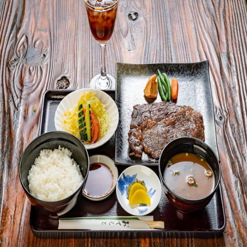 肉の美味しさを楽しめるナイトランチ