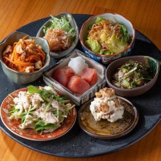 <For example, recommended dishes> Assorted small bowls 980 yen (tax included) ~
