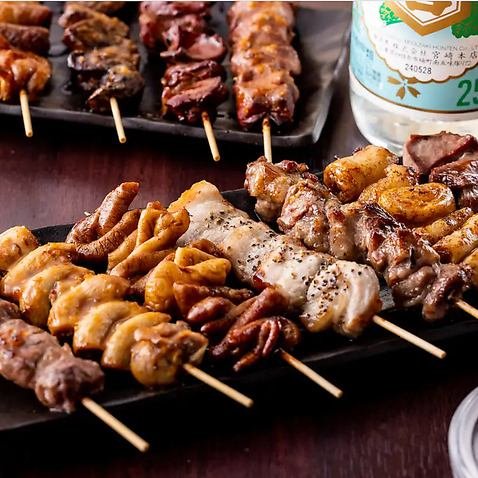 鶏本来の旨味と鮮度にこだわり、丁寧に焼き上げる炭火焼き鳥。