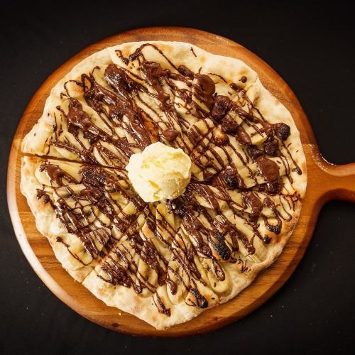 chocolate banana pizza