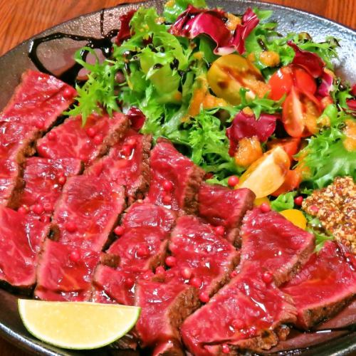 《Owner's recommendation! 200g of charcoal-grilled Saito Toman beef, which is characterized by its lean meat, costs 4,200 JPY (incl. tax)!》