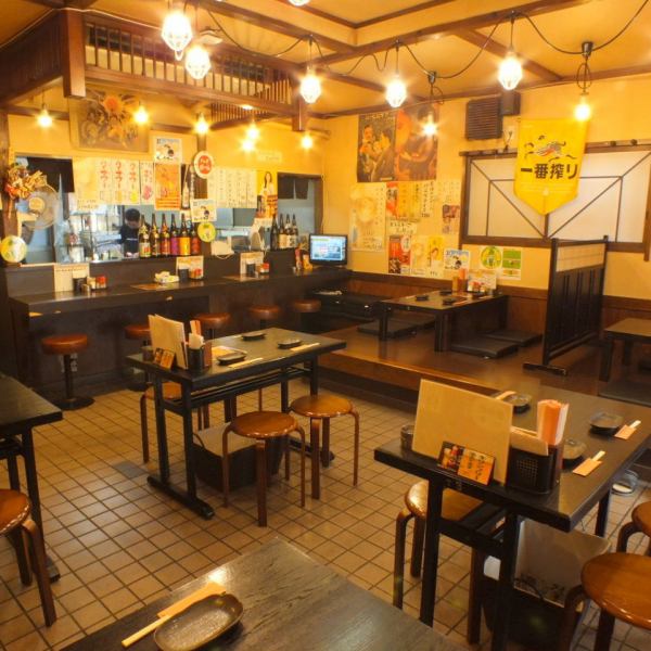 サク飲みに大活躍♪ズラリと並んだ焼酎片手に、ちょっとテレビ拝見…☆お一人様でも楽しめる様に、カウンター席も完備しています！メニューには載っていないお料理、お酒も多数ございます。是非お気軽に店長までお声かけください。「旨い・安い・鮮度が良い」是非ご実感ください!お得なクーポンは毎月更新しております！