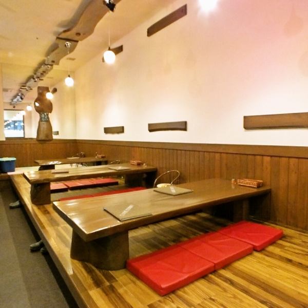【様々なシーンに本場インドカレーを☆】ゆっくりと足を伸ばしてくつろぐことができるお座敷。女子会、デート、ご家族様など様々なシーンでご利用ください♪