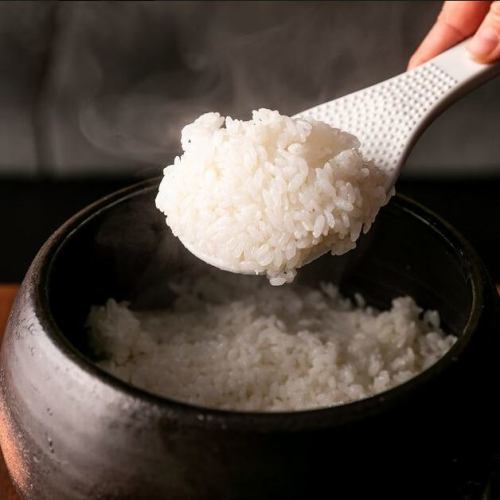 Aizu-produced rice cooked in a kettle with silver sushi rice