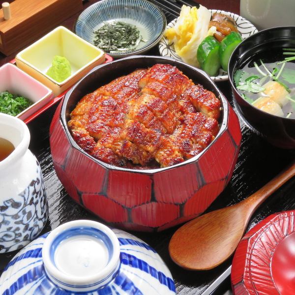 Our signature dish, "Jiyaki Hitsumabushi", can be enjoyed as is or in ochazuke. Enjoy it any way you like!