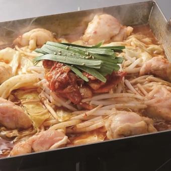 [120 minutes all-you-can-drink draft beer included★] Beef horumon teppan hotpot course 4,000 yen (4,400 yen including tax)