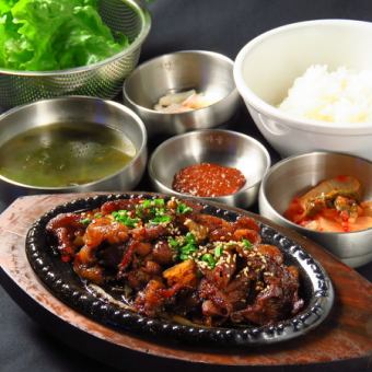 Saemaul Restaurant's popular menu item is a must-try for lunch ☆ Baekbap (Hot Charcoal Bulgogi) Set Meal with Soy Sauce Flavor