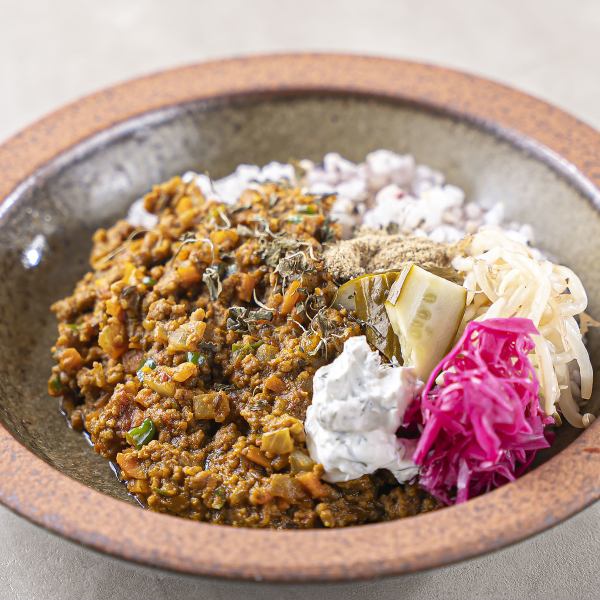 自家製ルーのキーマカレー＆ハヤシカレー！小腹満たす一皿♪