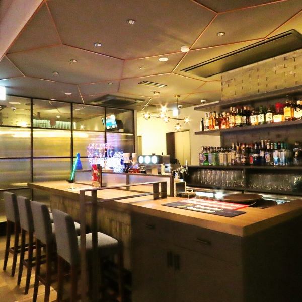 2時間飲み放題付きコースは4000円(税込)～！ダーツバーにバーカウンターを完備！種類豊富なお酒やソフトドリンクはもちろんフードメニューも充実◎パーティープランはお手軽なカジュアルコース、豪華メニューのラグジュアリーコースなど幅広くご用意しております！名古屋駅での飲み会・宴会ならREGALO 名駅4丁目店へ♪