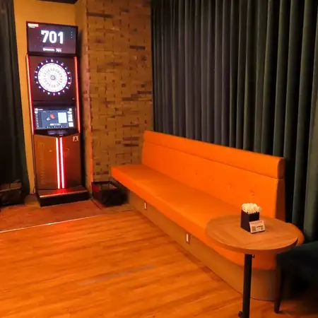 少人数でお楽しみいただけるソファー席をご用意しております♪ゆったりお使いいただくのも、距離を縮めて使うのにも◎デートや女子会にもぴったりです!美味しいお酒と楽しい時間をお楽しみください。