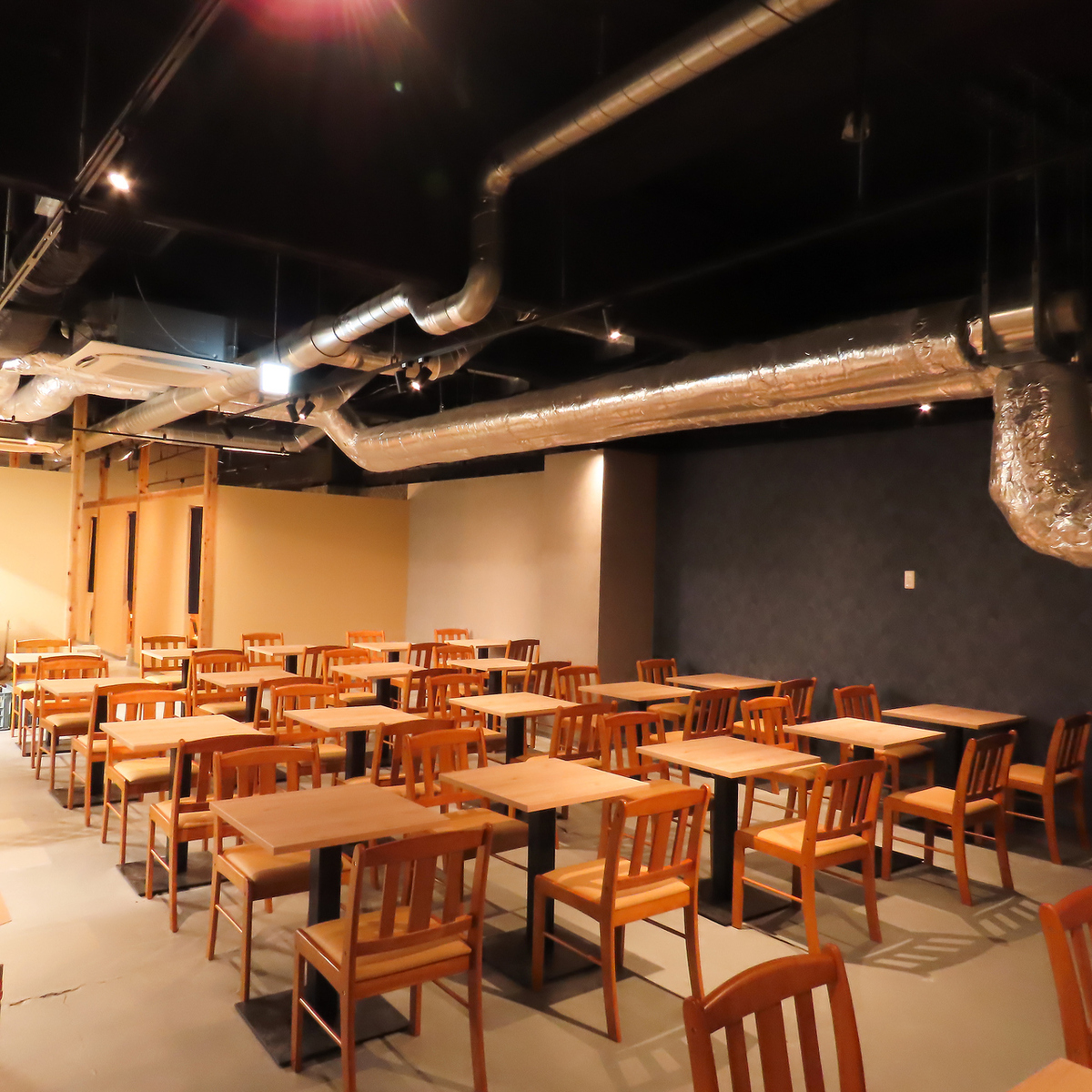 50名様以上の大型宴会にも対応！みんなでワイワイ楽しもう！