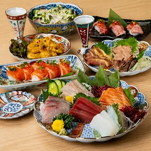 【宴会規模で選べるコース】肉刺し盛りや〆のサーモン棒寿司まで、お酒との相性抜群のコースをご用意！
