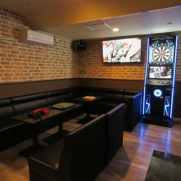 店内に待望のダーツ＆ボードゲームを導入しました！お一人様での練習はもちろん、仲間内での対戦やボードゲームでじっくり盛り上がるのも大歓迎。美味しいお酒を片手に、遊び心満載のひとときを過ごしませんか？蕨で「遊べる居場所」をお探しなら、ぜひ新しくなった当店へ！