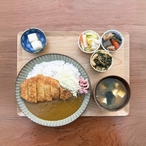 西万十猪排咖喱配日式高汤