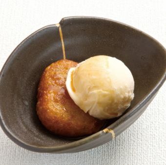 さつま芋のお餅とバニラアイス　アールグレイソース